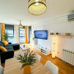 Reina Del Pilar Comotucasa Apartment Zaragoza